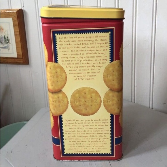 1995 Ritz cracker tin - Picture 5 of 6